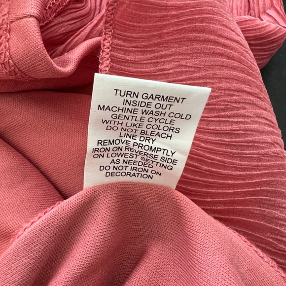 Lapis & Lillies Pink top Sz XL Ruffled Peasant Crinkled Front , Lined, T… - Picture 8 of 9